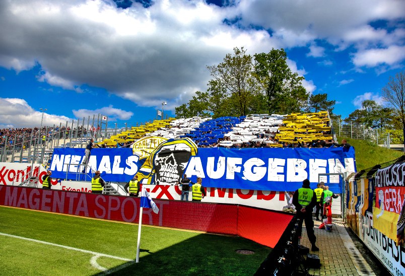 Du betrachtest gerade Zuschauerzahlen und Auswärtsfahrer: 33. Spieltag (1./2. Liga), 37. Spieltag (3. Liga)