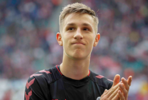 Mehr über den Artikel erfahren 9 Fragen an Nico Schlotterbeck