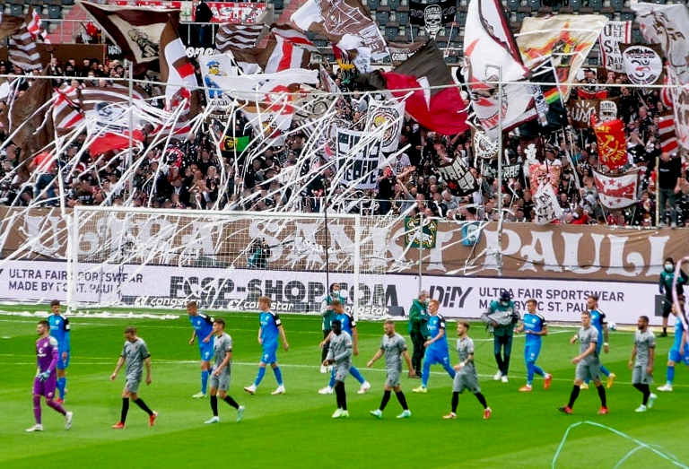Du betrachtest gerade 2. Bundesliga: Zuschauerzahlen und Auswärtsfahrer des 7. Spieltags