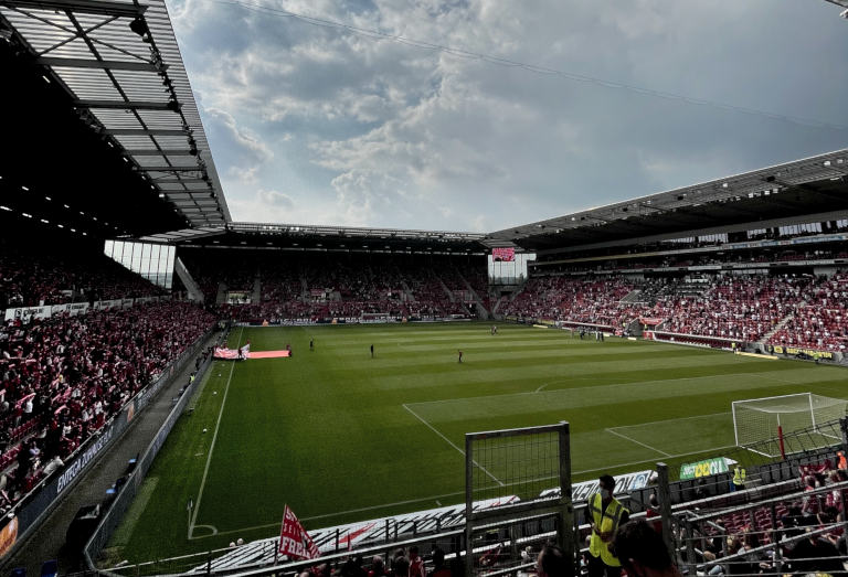 Du betrachtest gerade 1. Bundesliga: Zuschauerzahlen und Auswärtsfahrer des 5. Spieltags