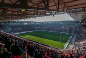 Mehr über den Artikel erfahren 1. Bundesliga: Zuschauerzahlen und Auswärtsfahrer des 8. Spieltags