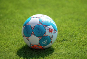 Mehr über den Artikel erfahren Saison 2021/22: Tore und Gegentore der Mannschaften in den deutschen Profiligen