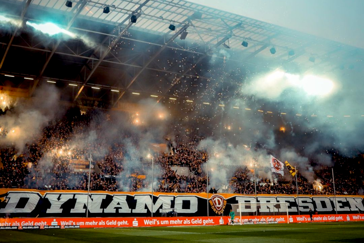 Dynamo Dresden gegen Schalke 04. Foto: Running Riot