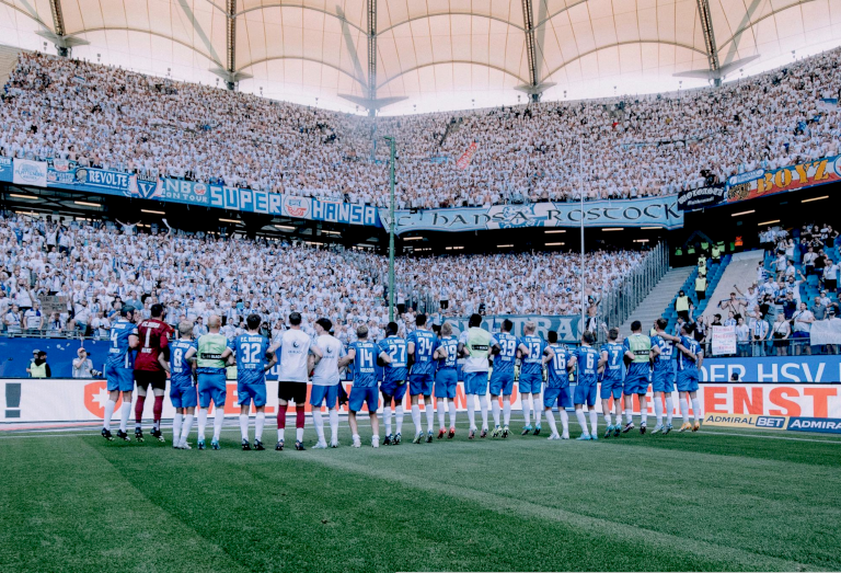 Du betrachtest gerade Hansa-Fans kaufen Hertha-Ticketshop leer – Heimspiel der Berliner gegen Rostock ausverkauft