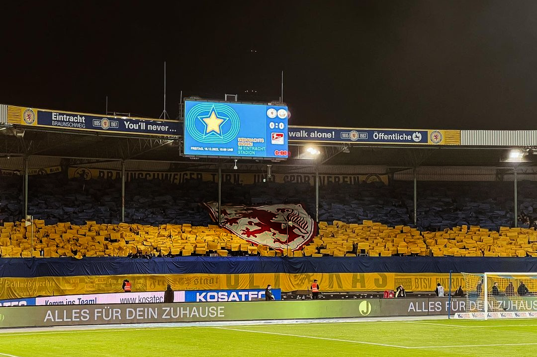 Braunschweig gegen Rostock. Foto: Instagram: @uffachse