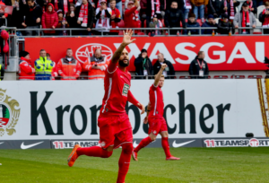 Mehr über den Artikel erfahren FCK mit 100 Heimsiegen in der 2. Bundesliga – die Siegquoten im Überblick