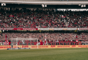 Mehr über den Artikel erfahren 2. Bundesliga 22/23: Zuschauer- und Auswärtsfahrerzahlen des 31. Spieltags