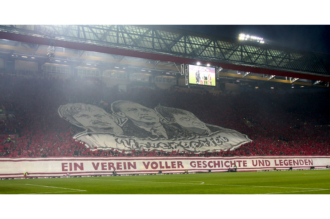 Kaiserslautern gegen den HSV 2/2. Foto: Der Betze brennt