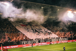 Mehr über den Artikel erfahren 2. Bundesliga: Zuschauer- und Auswärtsfahrerzahlen des 7. Spieltags