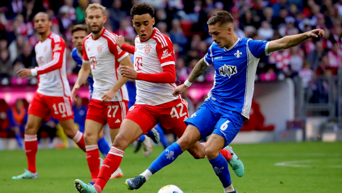 Drei Siege und 14:1 Tore: Die Bayern führen die Oktober-Tabelle der Bundesliga an