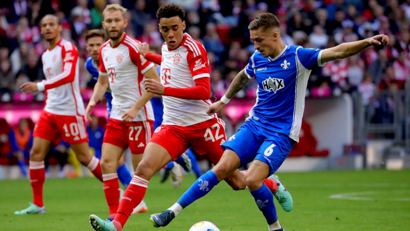 Drei Siege und 14:1 Tore: Die Bayern führen die Oktober-Tabelle der Bundesliga an