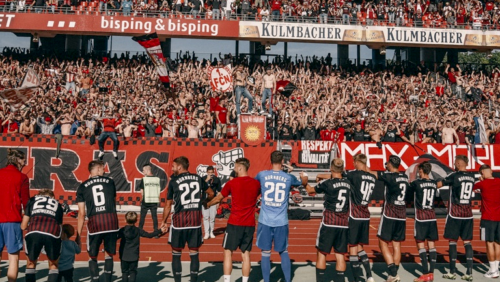 Der 1. FC Nürnberg führt die Oktober-Tabelle der 2. Bundesliga an