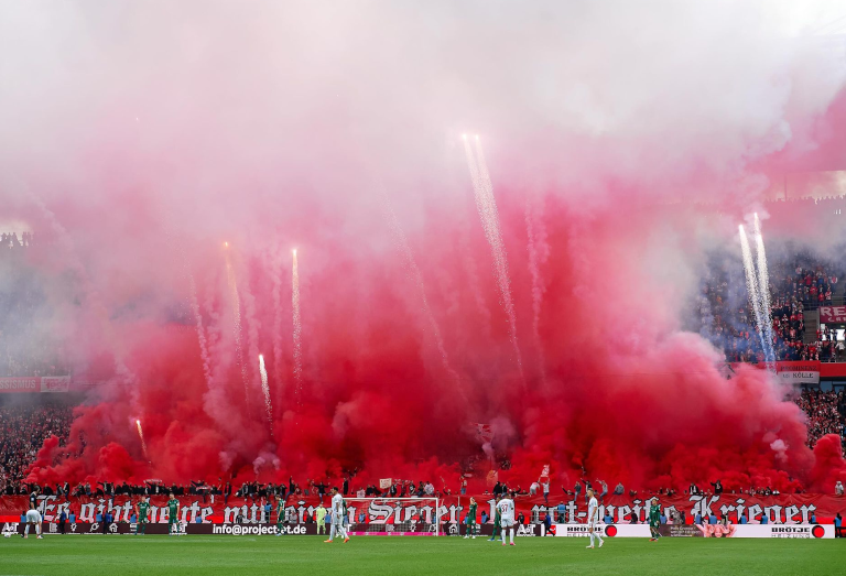 Köln muss für Pyroshow im Derby über eine halbe Million Euro Geldstrafe zahlen