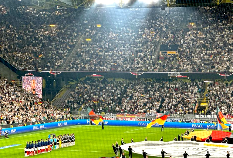 Deutsche Nationalmannschaft erstmals seit Juni wieder vor ausverkauftem Haus