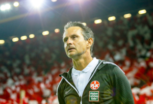 Mehr über den Artikel erfahren Kaiserslautern entlässt Schuster! Der Punkteschnitt der letzten 10 FCK-Trainer