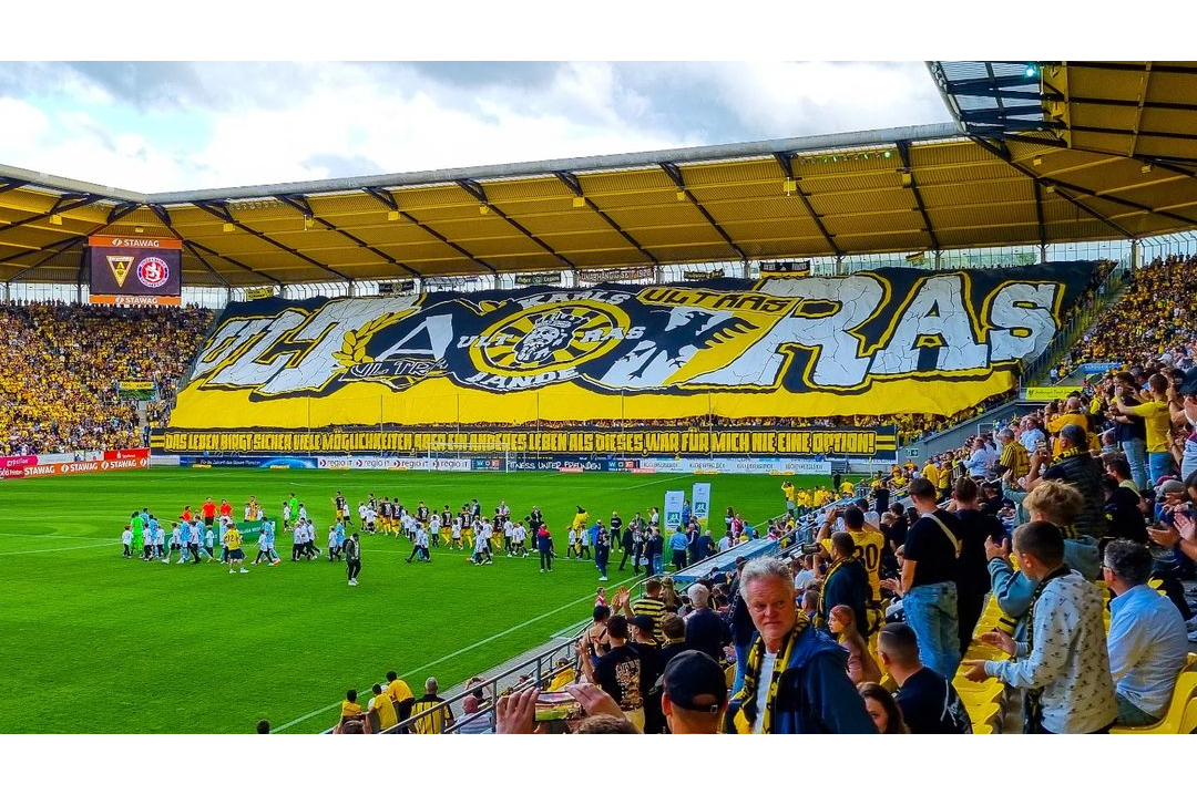 Aachen gegen Wuppertal 1/2. Foto: Instagram: @bastivfl93
