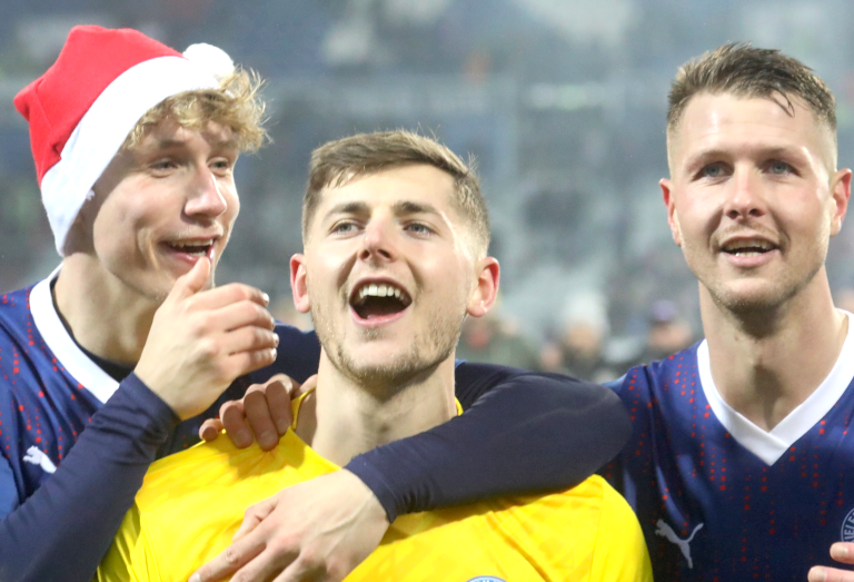 Du betrachtest gerade Holstein Kiel ist Dezember-Meister der 2. Bundesliga