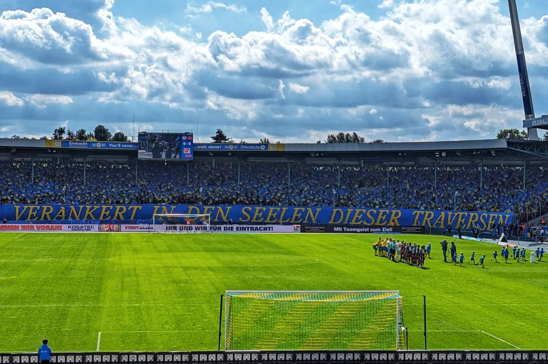Braunschweig gegen Nürnberg 3/4. Foto: Instagram: @faultier381