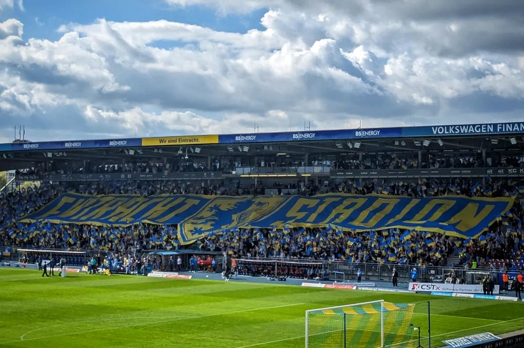 Braunschweig gegen Nürnberg 4/4. Foto: Instagram: @faultier381