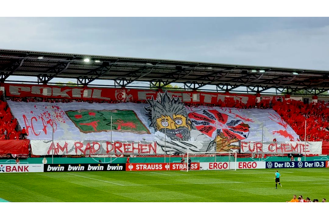 Halle gegen Fürth. Foto: Instagram: @forzamols
