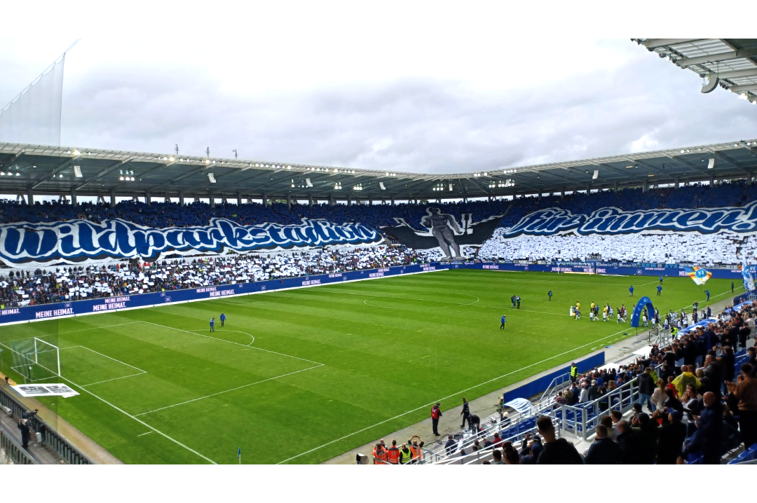 Karlsruhe gegen den HSV. Foto: Instagram: @svenmuenchen