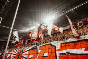 Mehr über den Artikel erfahren Fortuna Düsseldorf kratzt an den 40.000! Zuschauer-Vereinsrekord bereits geknackt