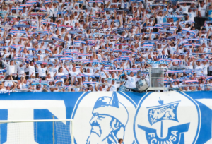 Mehr über den Artikel erfahren Hansa in Berlin: Über 20.000 Gästefans und knapp 15.000 leere Plätze