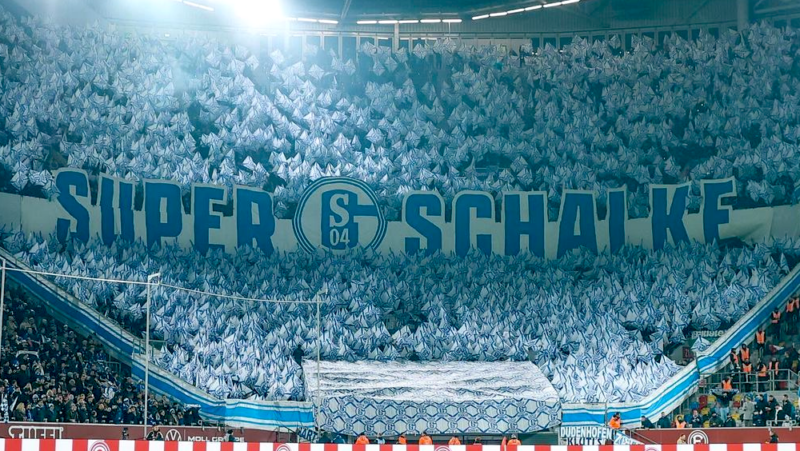 Der FC Schalke 04 ist Deutscher Auswärtsfahrermeister 2024