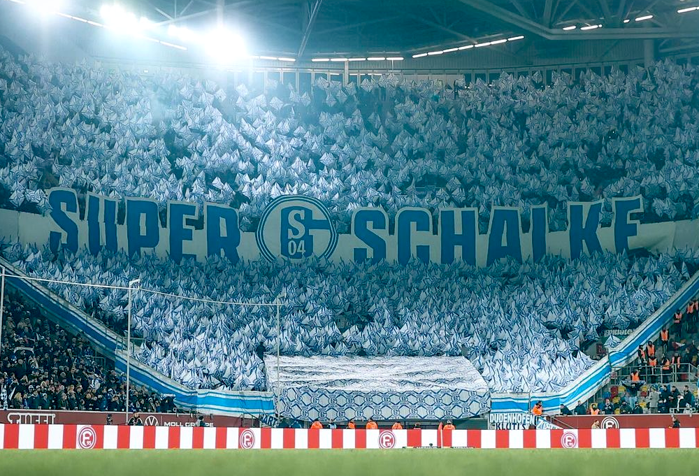 Du betrachtest gerade Der FC Schalke 04 ist Deutscher Auswärtsfahrermeister 2024
