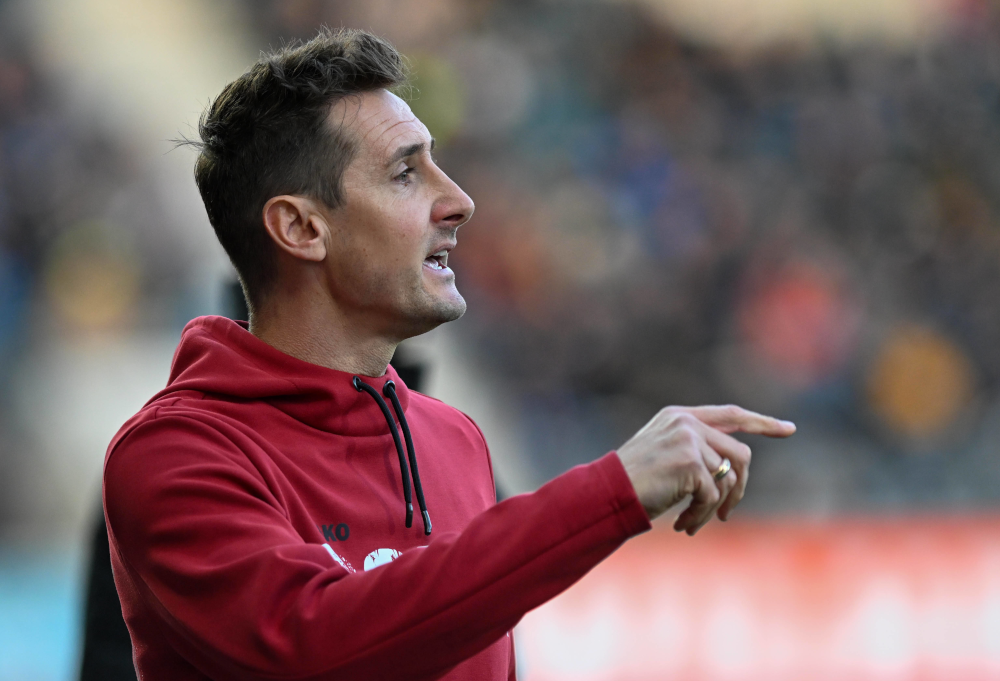 Du betrachtest gerade Klose, Anfang, Baumgart & Co: Die Trainer der 2. Bundesliga 2024/25