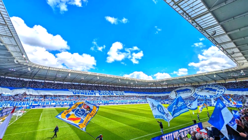 Karlsruhe, Hertha und Freiburg warten am längsten auf ein Heimspiel am 1. Spieltag