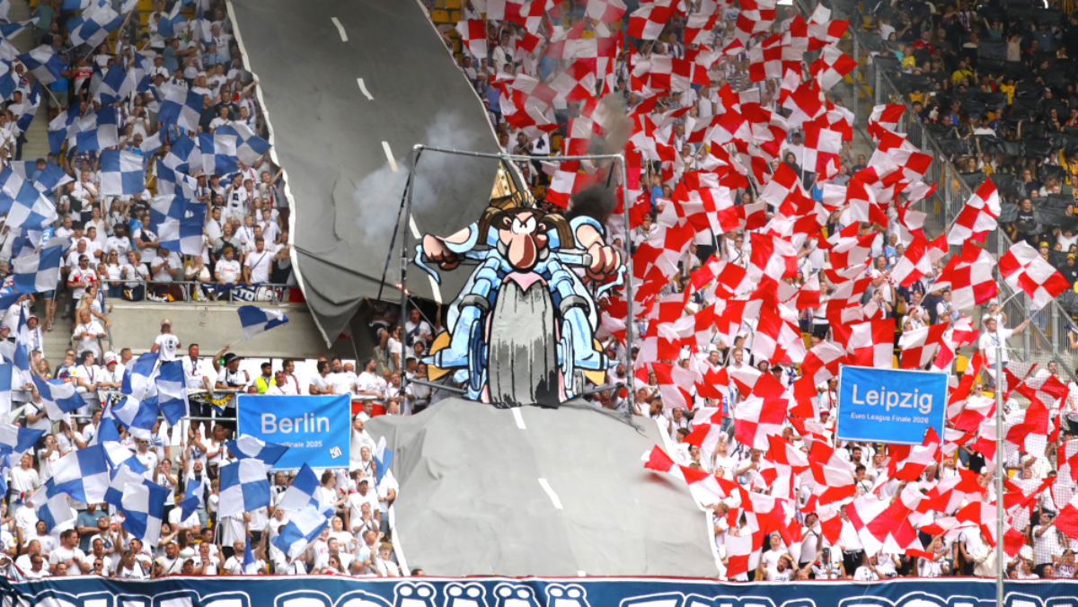Holstein Kiel wird auch nach Köln von tausenden Fans begleitet