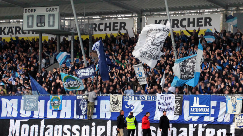 Auf den Rängen in der Überzahl: 1860 München reist zum VfB II nach Großaspach