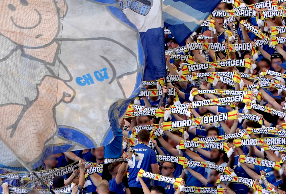 Du betrachtest gerade Trotz Fan-Unruhen: Hoffenheim mit vollem Gästeblock in Würzburg