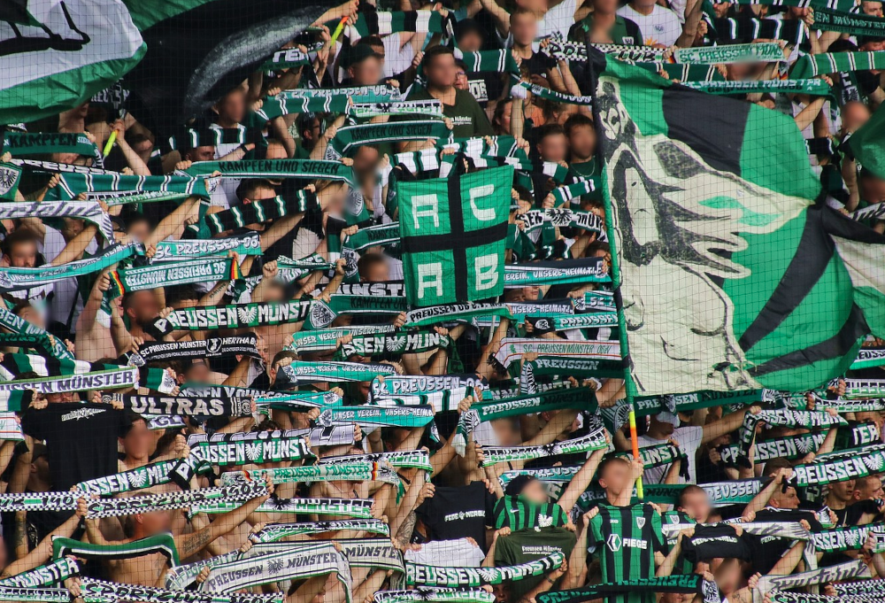 Du betrachtest gerade Mit mehr Fans als beim letzten Zweitliga-Heimspiel: Preußen Münster startet in meisterlichen August
