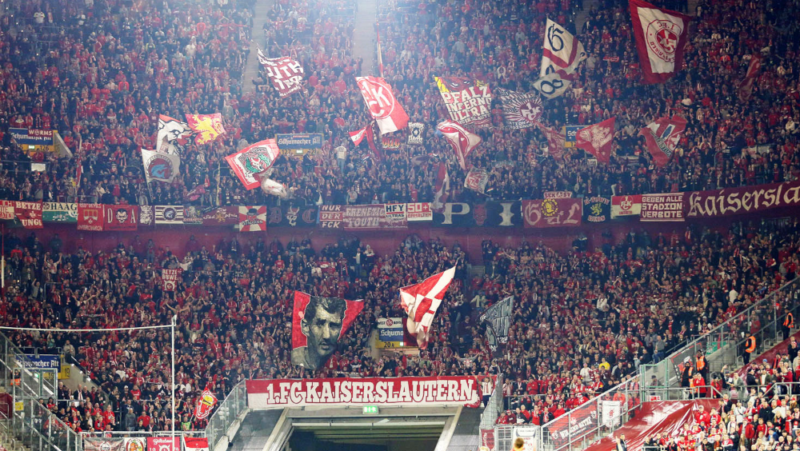 Zuschauer: Schalke und Kaiserslautern führen den Spieltag an