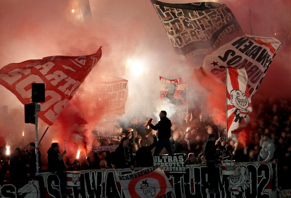 Du betrachtest gerade Gewalt bei Grenzkontrollen: VfB-Ultras boykottieren Belgrad-Spiel