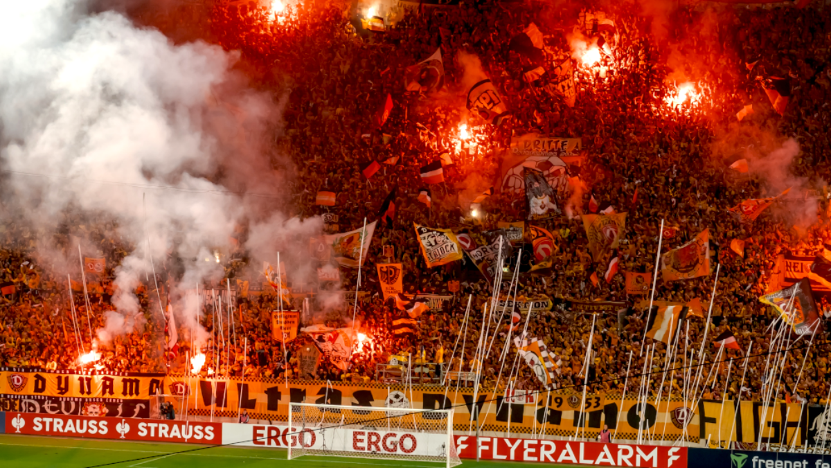 Pyrotechnik: 15 Vereine fordern Abschaffung von Verbandsstrafen