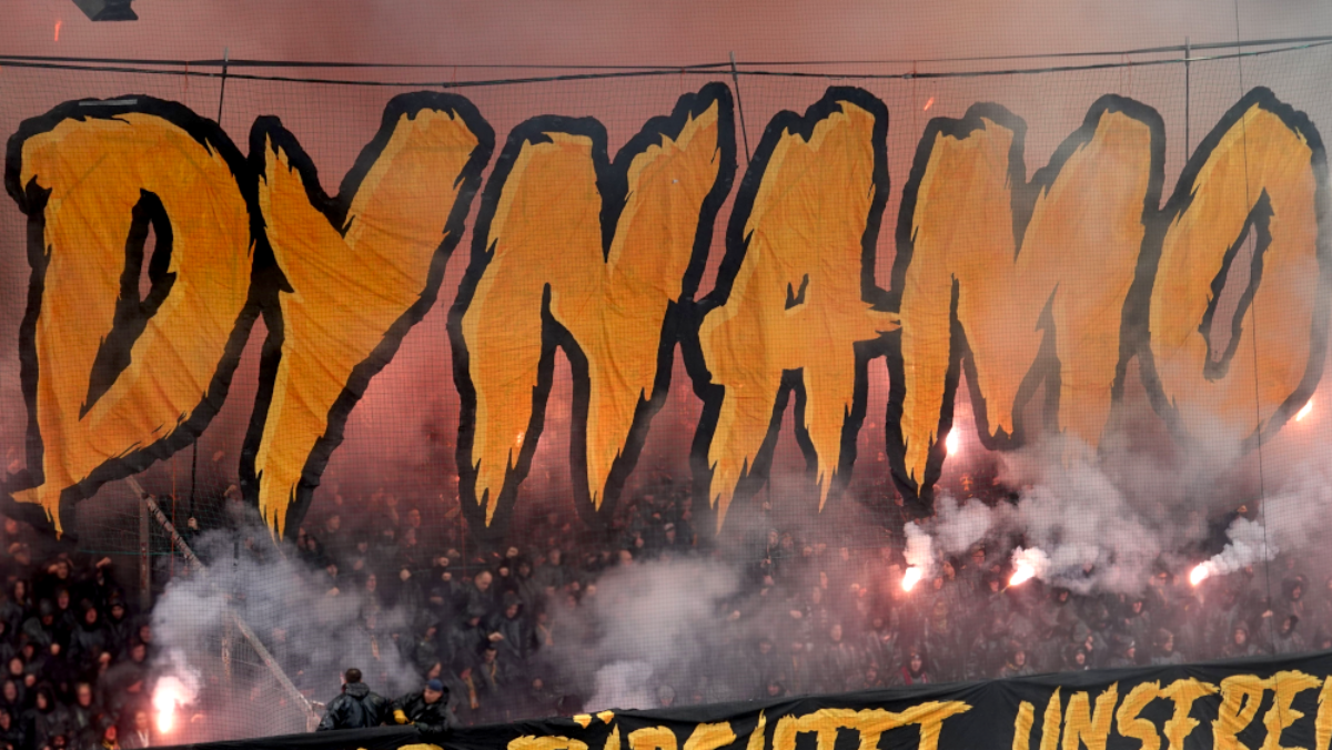 Dynamo Dresden sorgt für größten Gästeanhang bei Stuttgart II