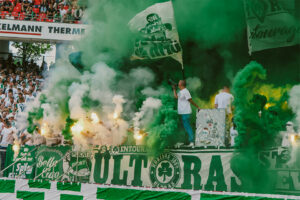 Mehr über den Artikel erfahren Fürth in Nürnberg mit größter Gästekulisse in den letzten 10 Jahren
