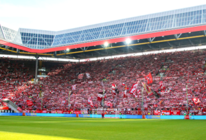 Mehr über den Artikel erfahren Kaiserslautern gegen Regensburg vor kleinster Saisonkulisse