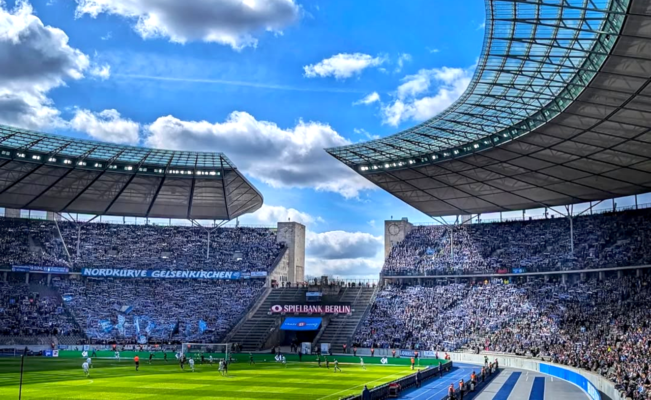 Du betrachtest gerade Ausverkauft-Serie von Schalke 04 droht bei Hertha BSC ein Ende
