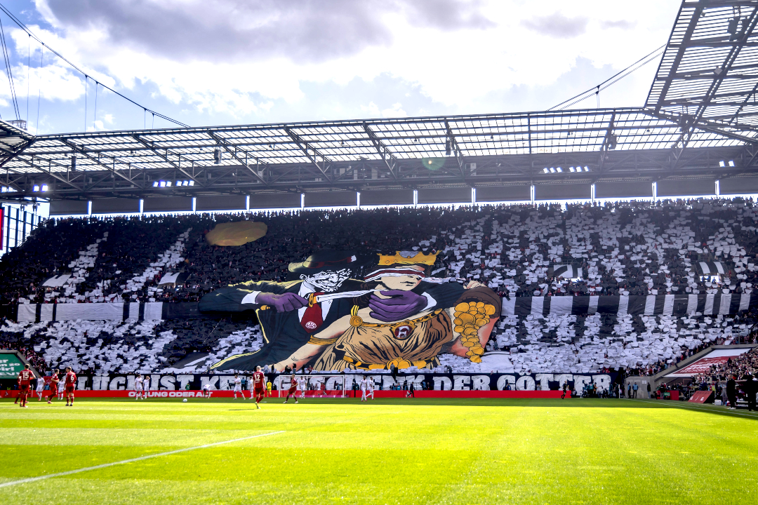 Die Choreo der Fans des 1. FC Köln beim Derby gegen Düsseldorf.