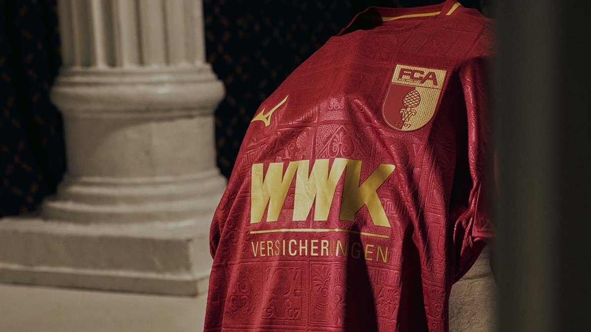 Du betrachtest gerade Der FC Augsburg hat das schönste 3. Trikot 2024/25