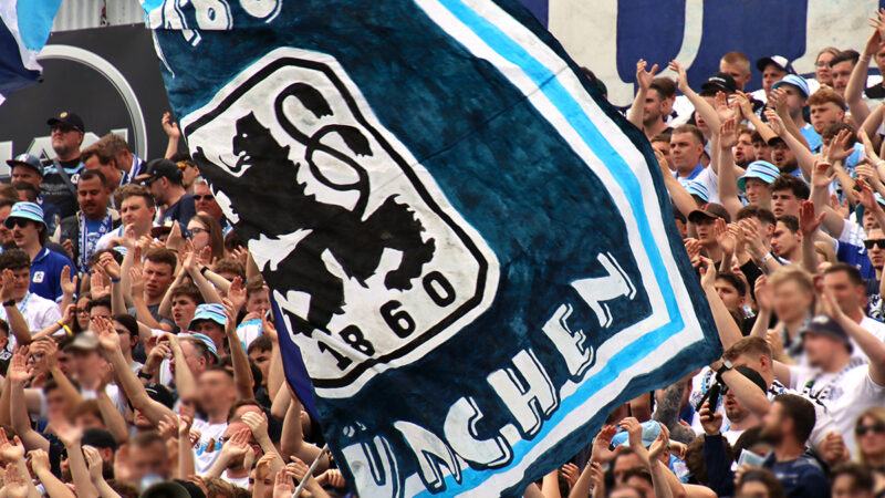 Die Fans des TSV 1860 München in der 3. Liga auf Tour.
