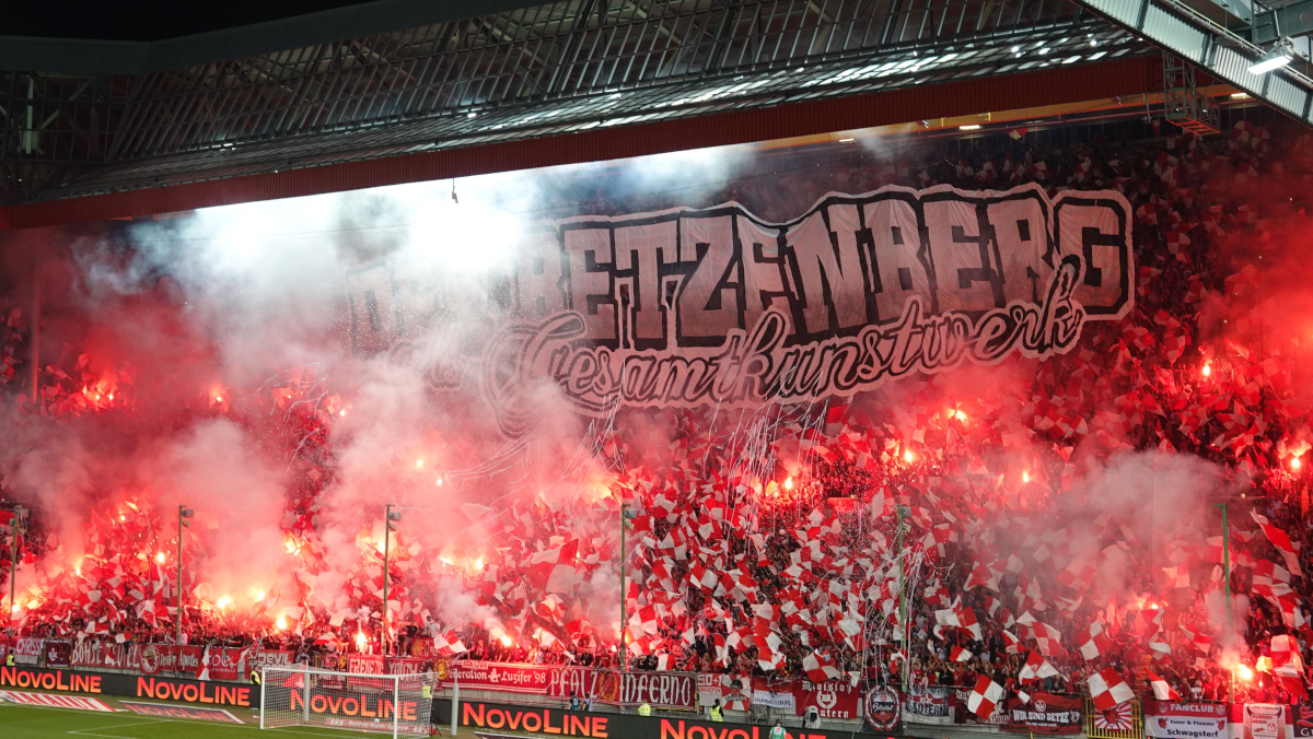 Du betrachtest gerade FCK stellt seinen Dauerkarten-Rekord in der 2. Bundesliga auf