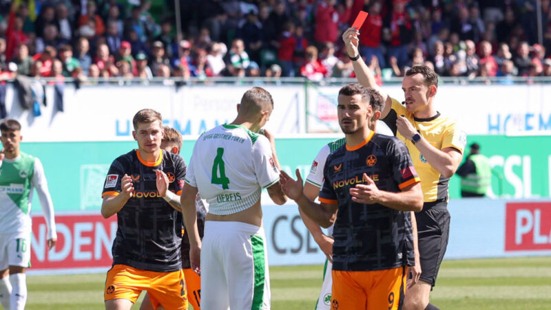 Was zum Teufel!? FCK zweimal an Rekord-Rot beteiligt