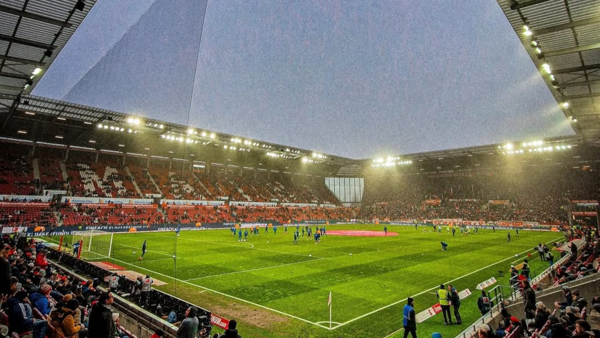 Du betrachtest gerade Fußball-Bundesliga: Abstiegskrimi vor Minus-Kulisse