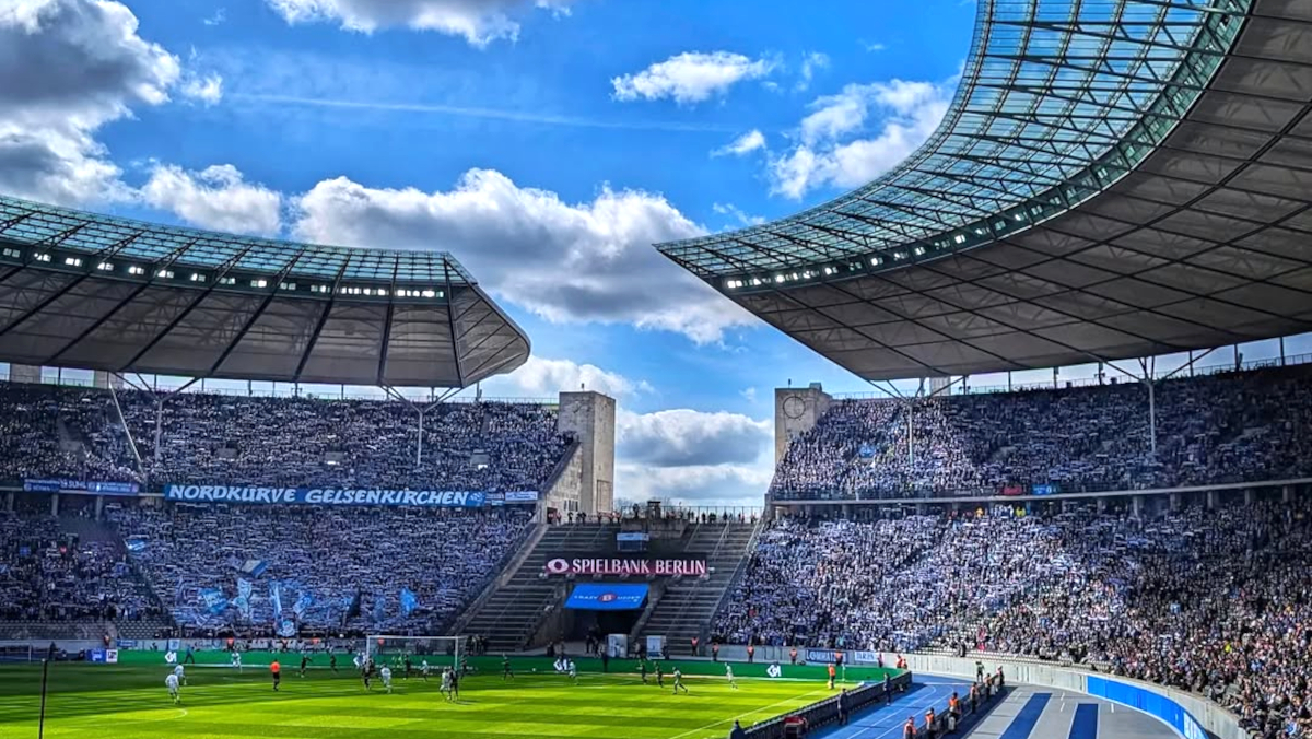 Du betrachtest gerade Schalke sorgt für die größte Gästekulisse in Berlin