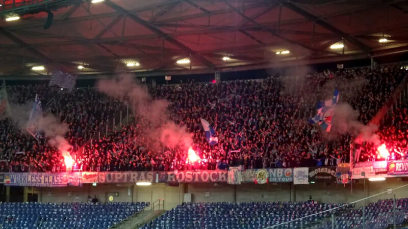 Die Auswärtsfahrer von Hansa Rostock in Hannover.